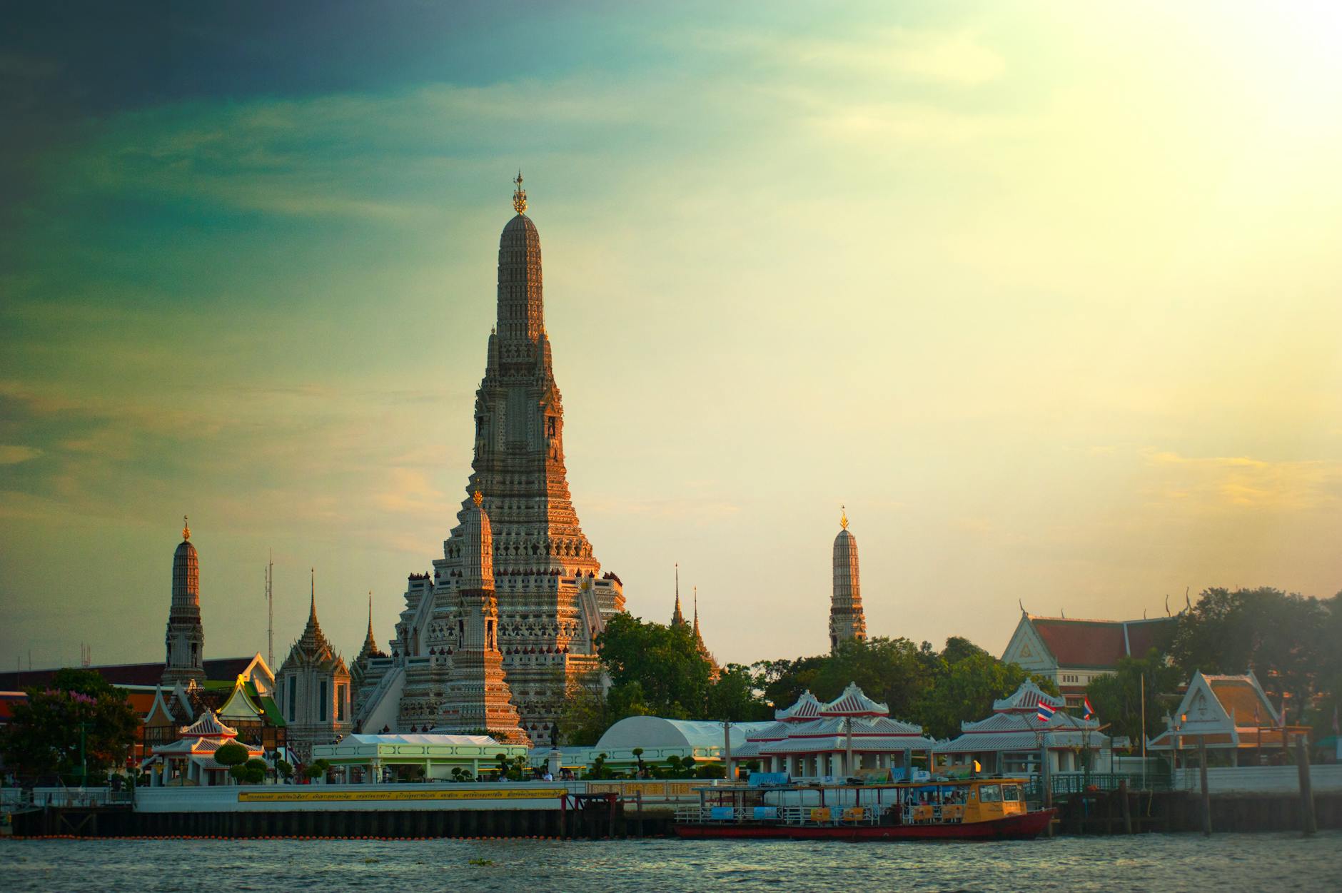 5 Strategies to Support and Elevate Thai Tourism to the Global Stage