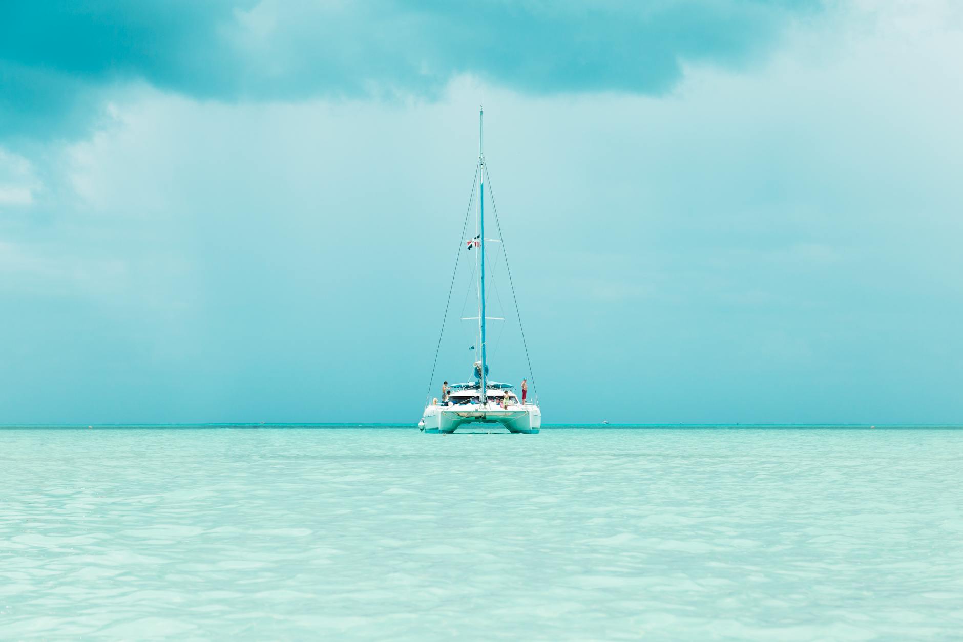 Sail into Paradise: Why a Hawaiian Yacht Charter is Your Next Dream Vacation