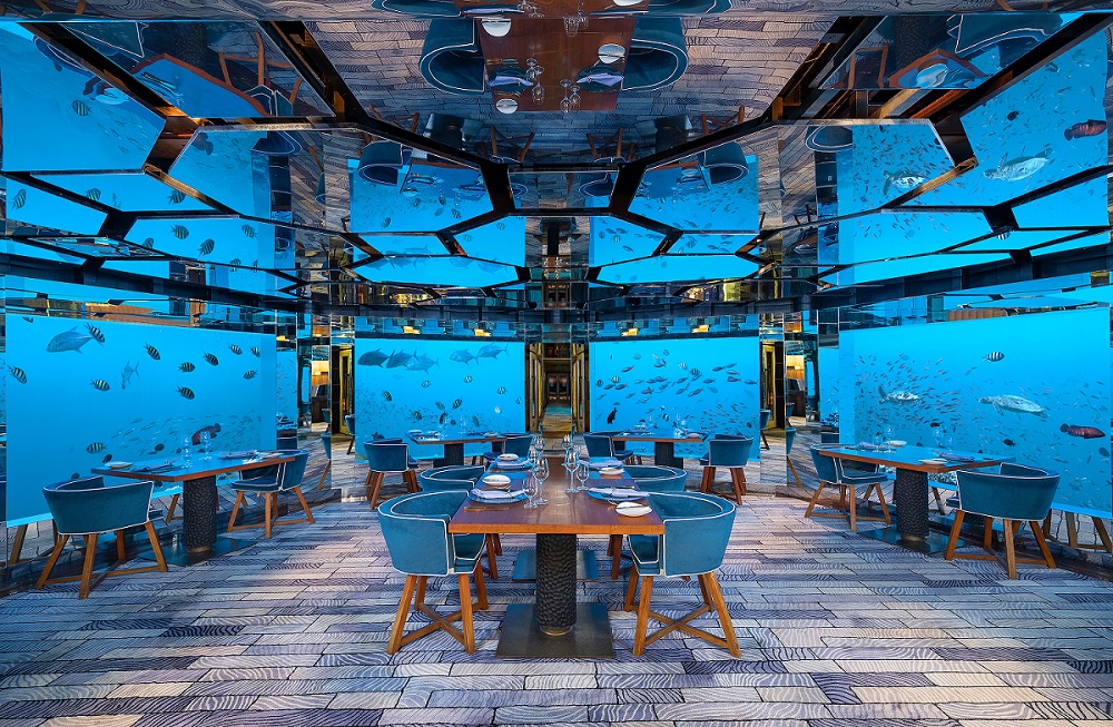 Dive into Luxury: Anantara Kihavah’s Underwater Krug Champagne Tasting Experience